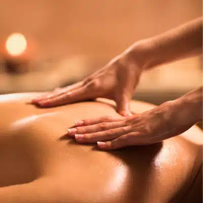 Massage californien doux et enveloppant