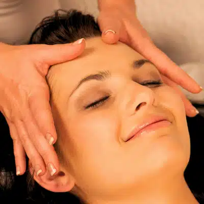 Massage Kobido – Soin du visage lifting manuel & détente profonde